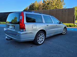 Volvo V70 D5 (7 фото из 15)