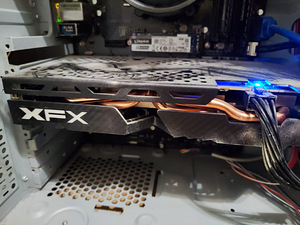 AMD RADEON RX580 8GB (2 foto / 2)