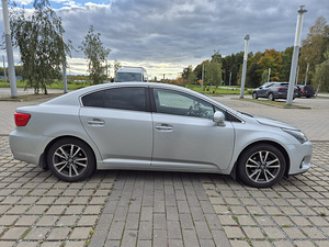 Toyota Avensis 2012 LPG BI XENON (6 foto / 10)