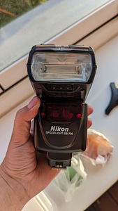 Nikon speedlight SB-700 (5 foto / 5)