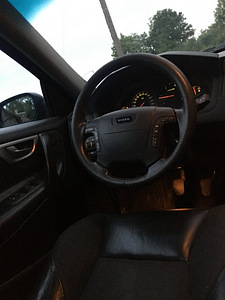 VOLVO V70 2.4 D5 Manuaal 120kw (8 foto / 8)