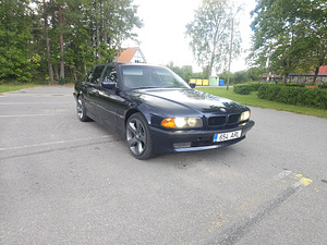 BMW 728i E38 на обмен (2 фото из 5)