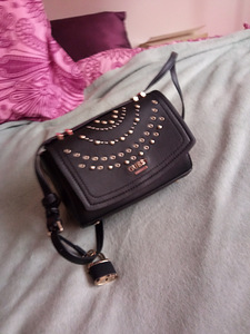 Guess kott (1 foto / 3)