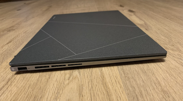 Asus Zenbook 15" 1tb ssd, 16gb ram