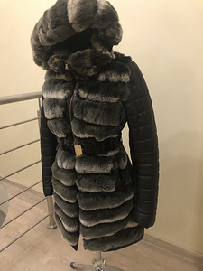 Loodusliku karusnahaga nahkjakk (1 foto / 3)