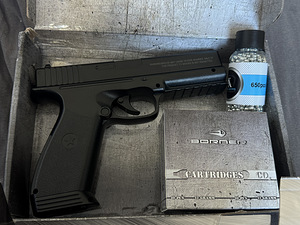 Pneumaatiline püstol Glock 17 - Borner (1 foto / 2)