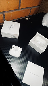 AirPods Pro (2nd generation) (3 foto / 3)