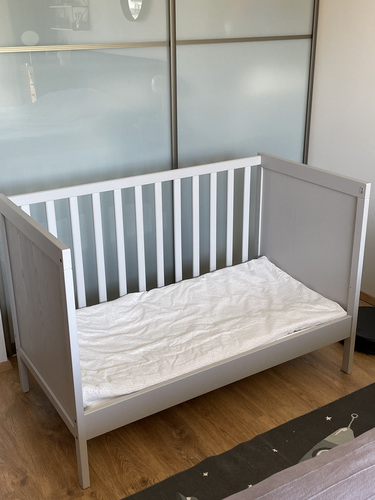 Детская кроватка IKEA Sundvik