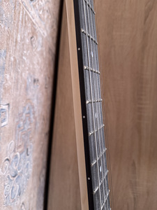 Electric guitar (3 foto / 3)