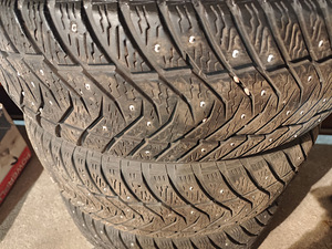 Korralikud naastrehvid YOKOHAMA 235/60 R18 (2 foto / 6)