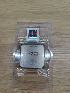AMD Ryzen 7 5800X3D (3 фото из 3)