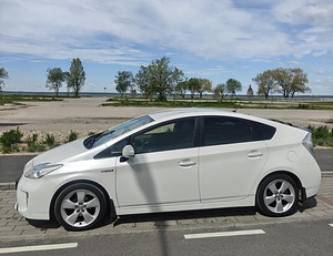Toyota Prius 1.8 hybrid 2013,168000km (5 foto / 12)