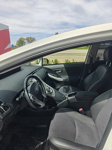 Toyota Prius 1.8 hybrid 2013,168000km (10 foto / 12)