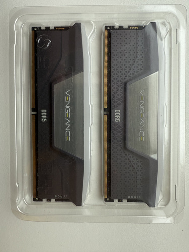 CORSAIR VENGEANCE RGB 64GB (2x32GB) DDR5 6000MHz CL30