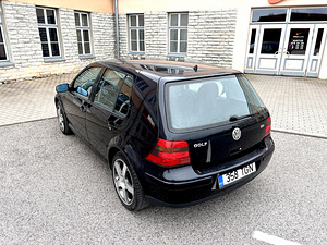 Volkswagen Golf (2 foto / 15)