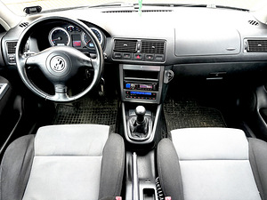 Volkswagen Golf (8 foto / 15)
