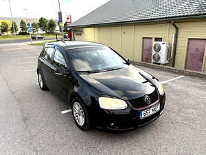 Volkswagen Golf 5 (3 foto / 15)