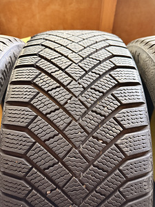 245/45R19 Continental Vikingcontact 8 (4 foto / 4)