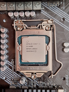 I5 9400F + GIGABYTE Z390 GAMING X + 8G DDR4 + Cooler (1 foto / 5)