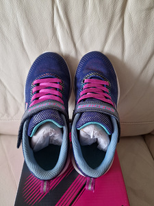 Skechers tossud, suurus 32 (2 foto / 3)