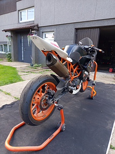 KTM RC 390 (5 фото из 8)