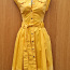 Карен Миллен горчично-желтое платье (фото #2)
