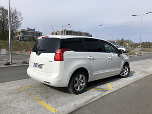 Peugeot 5008 1.6 HDI (5 foto / 12)