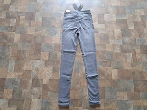 UUED SuperDry super skinny teksad, suurus: W26/L32 (5 foto / 5)