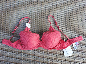 UUS F&F rinnahoidja, suurus: 70C (UK- 32C) (1 foto / 6)