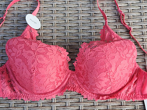 UUS F&F rinnahoidja, suurus: 70C (UK- 32C) (2 foto / 6)