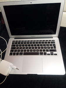 MacBook Air (1 фото из 1)