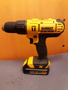 Акку.дрель DEWALT (1 фото из 1)