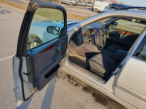 Мерседес е270cdi 125кВт (11 фото из 14)