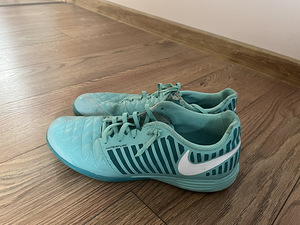 Nike saalijalgpallijalatsid (1 foto / 3)
