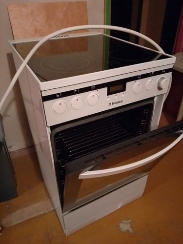 Töökorras keraamiline pliit Hansa FCCW56216