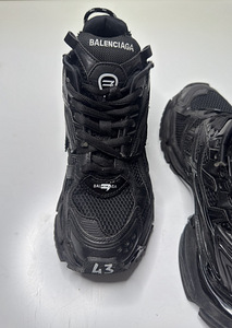 BALENCIAGA RUNNER (6 фото из 7)