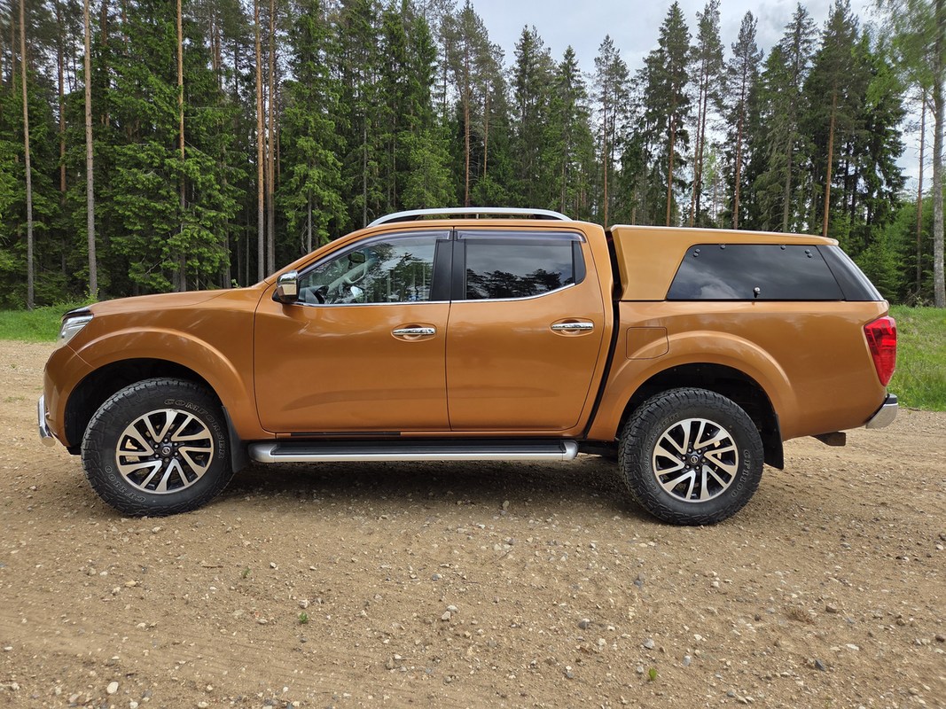 NISSAN NAVARA NP300
