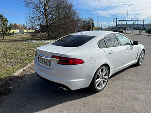 Jaguar XF 3.0D 155kw (2 foto / 15)