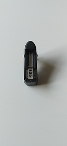 Зарядное устройство универсальное Li-ion AA 18650 (2 фото из 2)