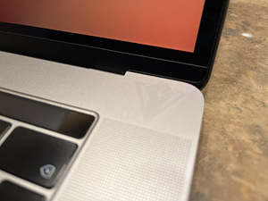 Apple MacBook Pro 15", 2019, i7, 16GB, RUS/ENG (6 foto / 9)