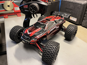 RC puldiauto Traxxas E-Revo VXL, 4WD, 1/16 (2 foto / 6)