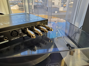 BEHRINGER ULTRACURVE PRO DEQ 2496 equalizer, analyzer. (10 foto / 10)
