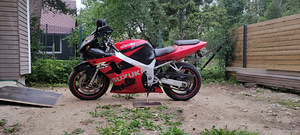 Suzuki GSX-R 600 (3 foto / 4)