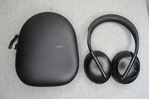BOSE 700 Noise Cancelling Bluetooth kõrvaklapid (1 foto / 3)