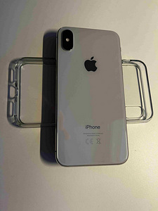 iPhone X 64 ГБ серебристый (4 фото из 5)
