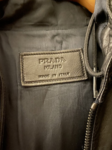 PRADA nahktagi, originaal (3 foto / 6)