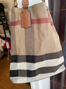 Сумка burberry, оригинал (4 фото из 9)