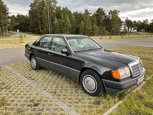 Mercedes Benz 300d W124 (1 foto / 7)