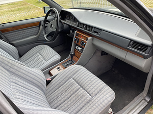 Mercedes Benz 300d W124 (7 foto / 7)