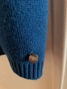 Hermes 100% Cashmere kampsun (3 foto / 10)